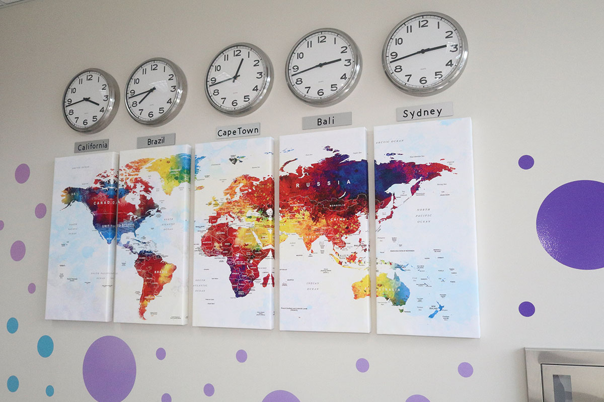 Managing Remote Teams Across Time Zones: Payroll Challenges and Solutions