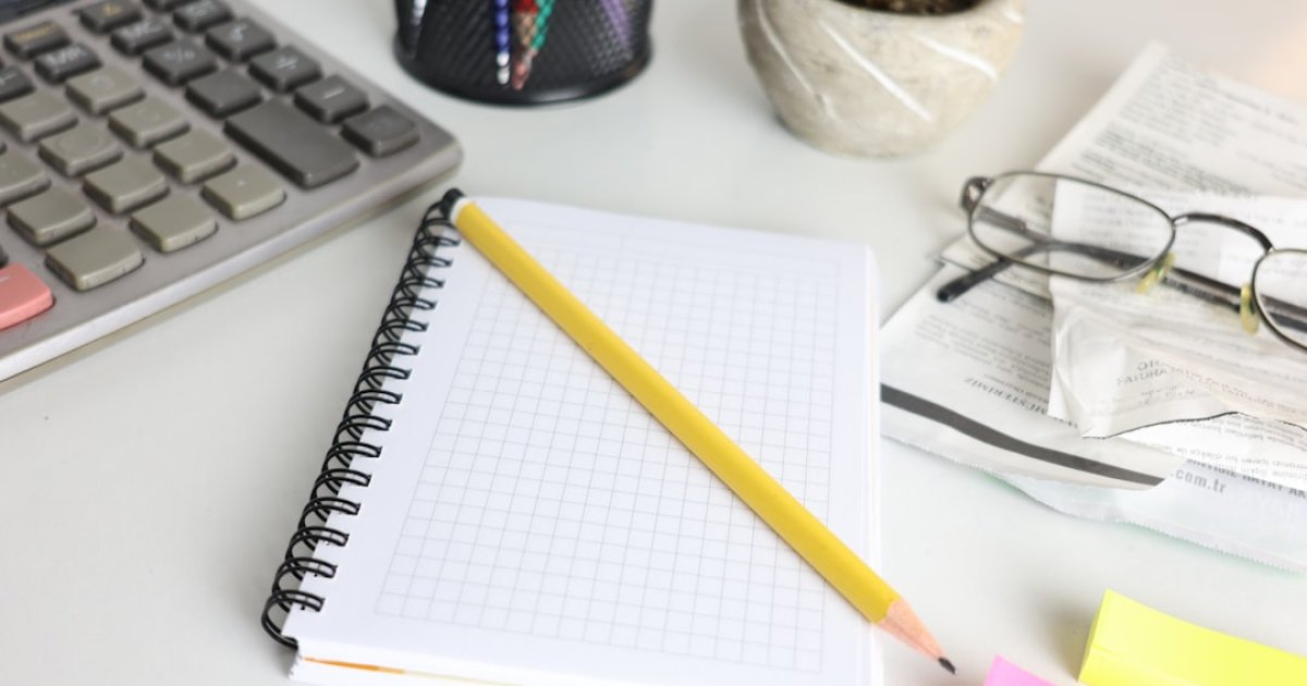 Understanding Employee Pay Stubs: Key Elements and Compliance