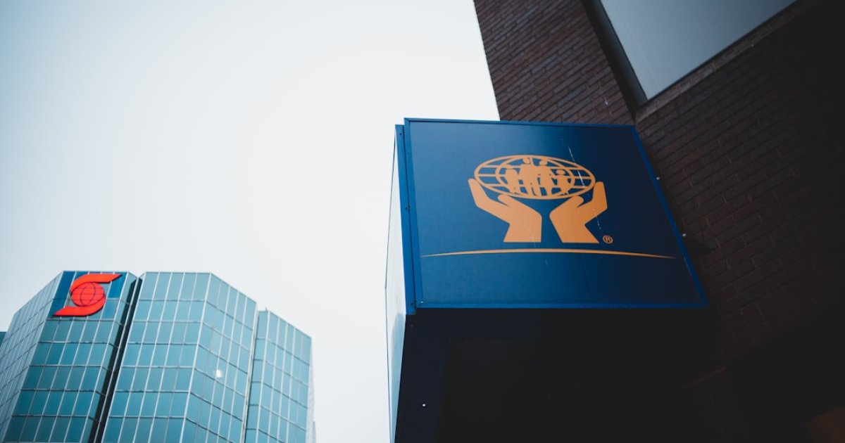 Understanding Global Wage Regulations and Compliance